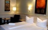 Hotel Zala: 3 Sterne Hotel Vineyard Inn In Nagykanizsa, 12 Zimmer, ...