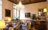 Hotel Turin Piemonte Parkplatz: Conte Biancamano In Turin Mit 24 Zimmern Und ...