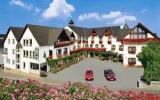Hotel Deutschland: 3 Sterne Hotel - Restaurant Berghof In Berghausen Mit 30 ...