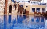 Hotel Kikladhes: 1 Sterne Thira In Fira (Santorini), 15 Zimmer, Süd Ägäis, ...
