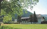 Ferienwohnung Treffen: Ferienwohnung In Mitten Des Schlossparks, Kärnten, ...