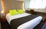 Hotel Centre Frankreich Parkplatz: 2 Sterne Campanile Chartres Mit 48 ...