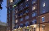 Hotel Savannah Georgien: 2 Sterne Holiday Inn Express Savannah-Historic ...