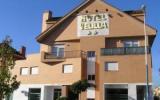 Hotel Spanien: 2 Sterne Hotel Velilla In Velilla De San Antonio Mit 24 Zimmern, ...