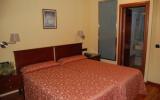 Hotel Málaga Andalusien: 2 Sterne Carlos V Malaga In Malaga Mit 50 Zimmern, ...