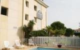 Hotel Brignoles: 2 Sterne Kyriad Brignoles Mit 37 Zimmern, Var, ...