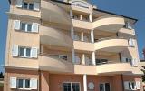 Ferienwohnung Premantura: Ferienwohnung Mit Klimaanlage Und Balkon 
