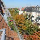 Ferienwohnungberlin: Dachgeschoß-Appartement Mit Terrasse In Schöneberg 