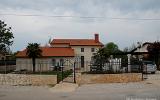 Ferienhaus Porec: Ferienhaus Mit Klimaanlage Und Schöner Ausstattung 