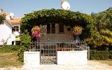 Ferienhaus Porec: Ferienhaus Mit Terrasse In Sonniger Und Ruhiger Lage 