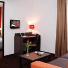 Ferienanlagelanguedoc Roussillon: Nimes Mit 1 Schlafzimmer Für 4 Person - ...