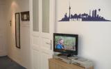 Ferienwohnung Berlin Fernseher: Apartment In Berlin Prenzlauer Berg 