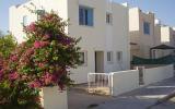Ferienvilla Paphos: Spacious 3 Bed Villa By The Sea Close To Amenities 