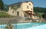 Schön renovierte Villa mit eigenem Schwimmbecken in der unberührten Garfagna